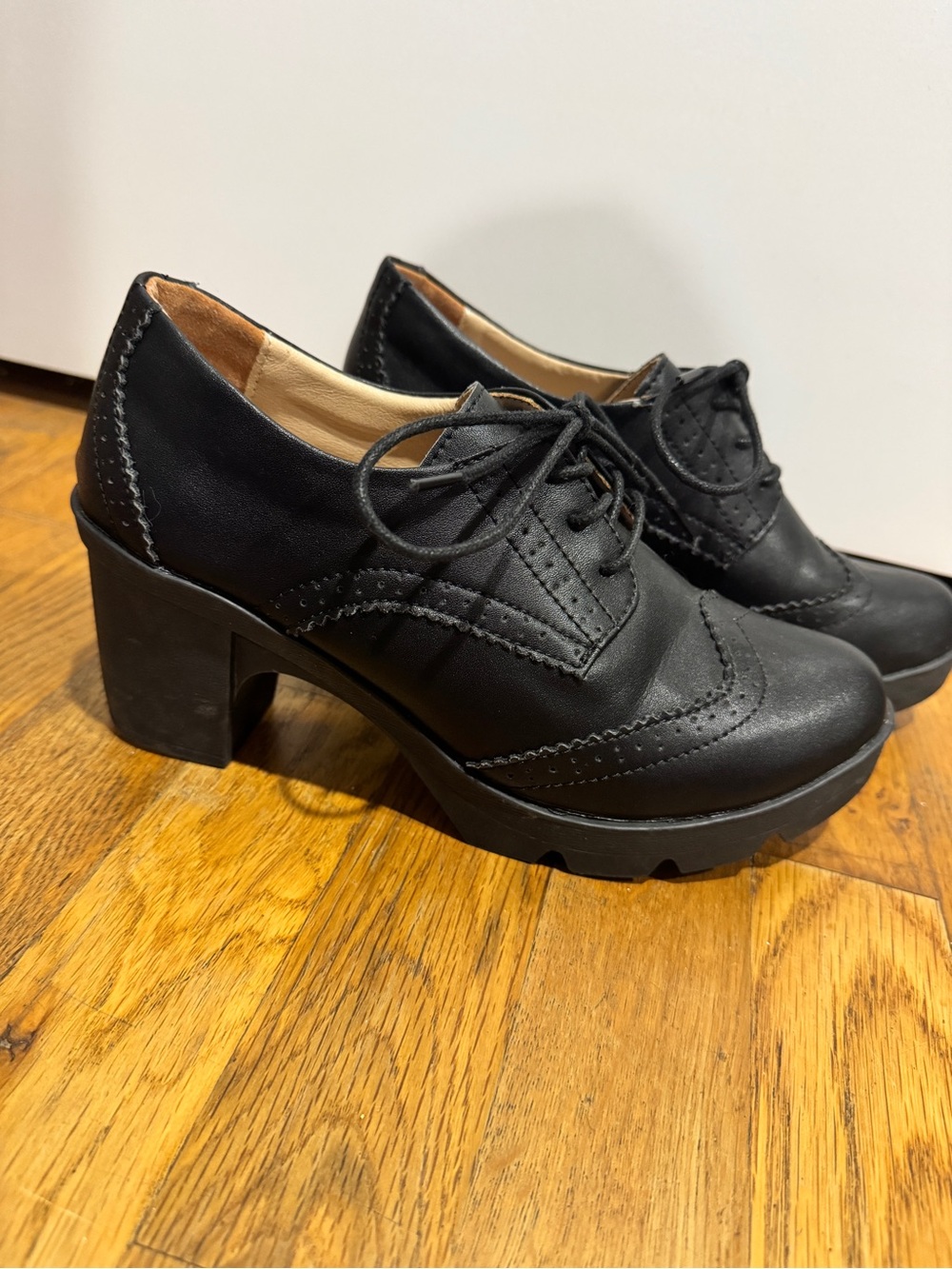 Women’s Black Lace-Up Chunky Heel Brogue Shoes